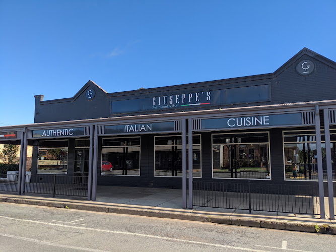 Giuseppe's Restaurant & Bar