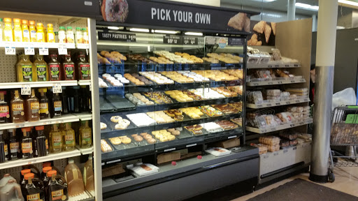 Shopping Mall «Lionville Shopping Center», reviews and photos, 168 Eagleview Blvd, Exton, PA 19341, USA