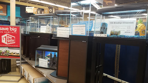 Pet Supply Store «Petco Animal Supplies», reviews and photos, 1080 Washington Square Center, Washington, MO 63090, USA