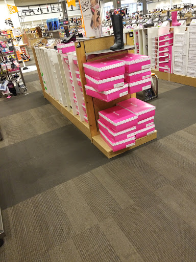 Shoe Store «DSW Designer Shoe Warehouse», reviews and photos, 2550 Solomons Island Rd, Annapolis, MD 21401, USA