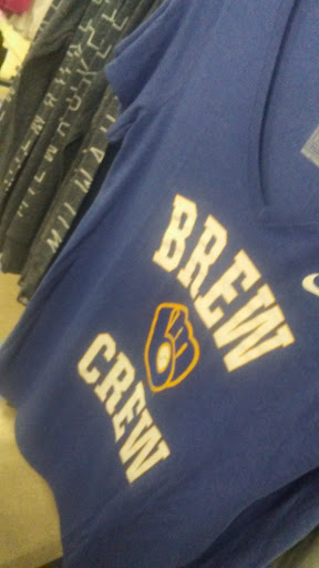 Clothing Store «Nike Factory Store», reviews and photos, 11211 120th Ave #80, Pleasant Prairie, WI 53158, USA