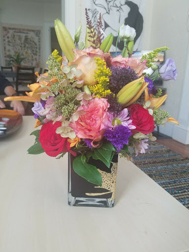 Florist «Mystic Florist», reviews and photos, 414 Mystic Ave, Somerville, MA 02145, USA