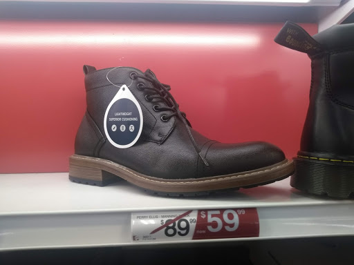 Shoe Store «Famous Footwear», reviews and photos, 1665 Olentangy River Rd, Columbus, OH 43212, USA