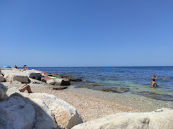 Foto von Spiaggia La Salata und die siedlung