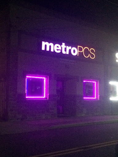MetroPCS Authorized Dealer, 84 Washington Ave, Carteret, NJ 07008, USA, 