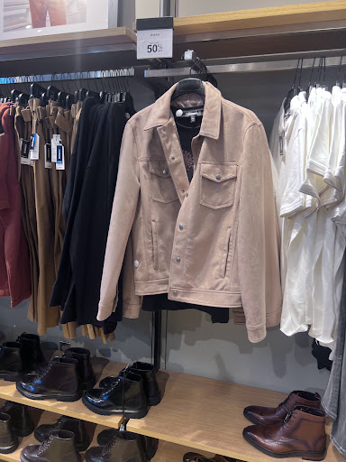 Clothing Store «Express», reviews and photos, 303 Memorial City Mall, Houston, TX 77024, USA