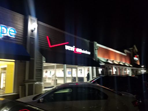Cell Phone Store «Verizon», reviews and photos, 4329 Candlewood St, Lakewood, CA 90712, USA