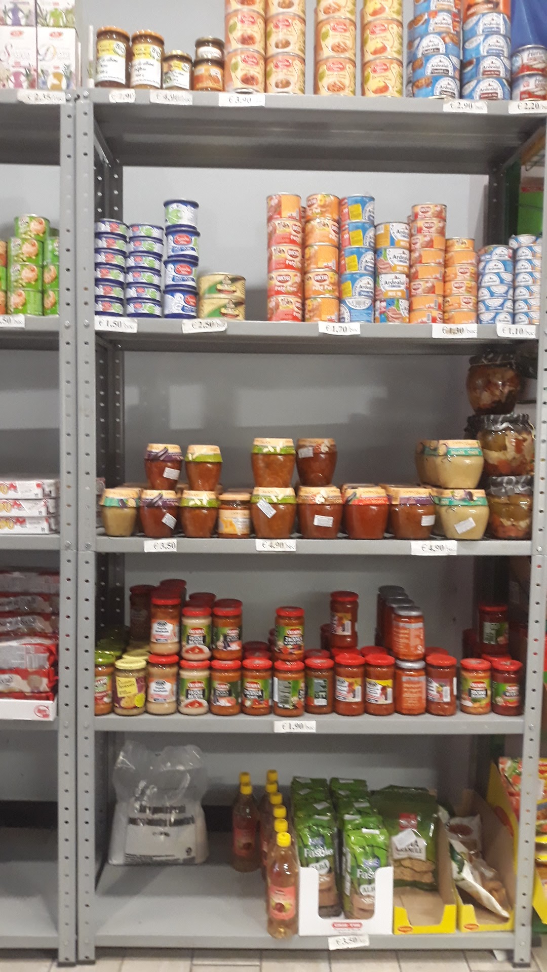 Real se transformă în hypermarket cu focus pe produse româneşti - Digi24