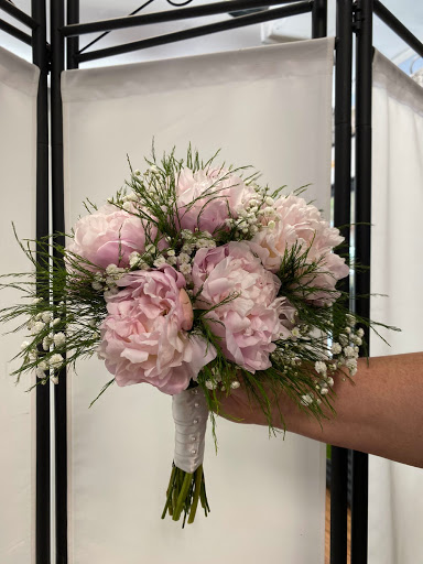 Florist «BloomTown Florist», reviews and photos, 218 W Bay Dr, Largo, FL 33770, USA