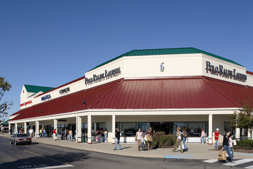 Shopping Mall «Edinburgh Premium Outlets», reviews and photos, 11622 NE Executive Dr, Edinburgh, IN 46124, USA