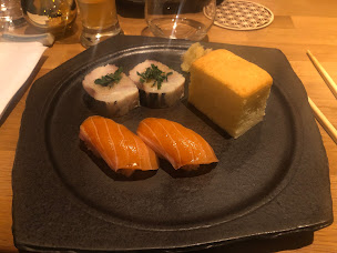 Photo n°20 de YUSHIN à Neuilly-sur-Seine ()