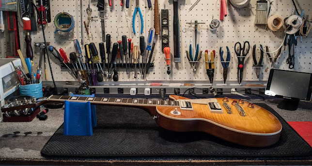 Dalmedo Custom Guitars / Lancashire Guitar Repairs - Music store