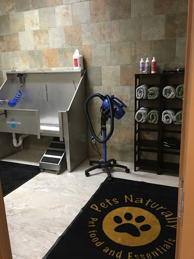 Pet Supply Store «Pets Naturally», reviews and photos, 1420 W South Airport Rd, Traverse City, MI 49686, USA