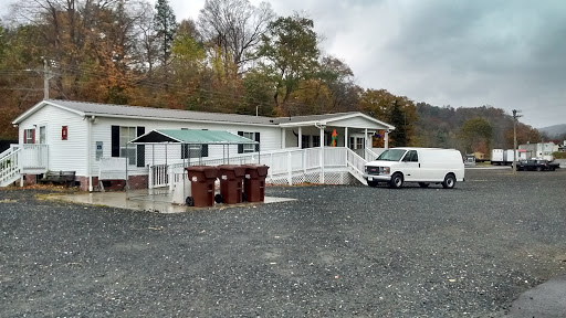 Pet Supply Store «Happy Tails Pet Supplies», reviews and photos, 431 E 2nd St, West Jefferson, NC 28694, USA