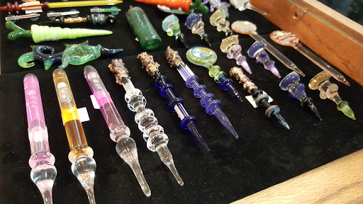 Tobacco Shop «Apparatus Smoke Shop», reviews and photos, 284 Cowesett Ave, West Warwick, RI 02893, USA