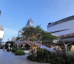EmQuartier photo