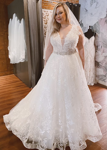 Wedding Store «Merrime Bride & Soiree», reviews and photos, 211 W 1st Ave #101, Albany, OR 97321, USA