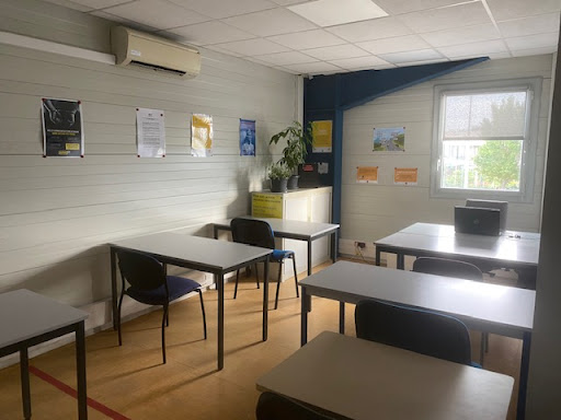La Poste - Centre d’examen du code de la route à Narbonne, Aude