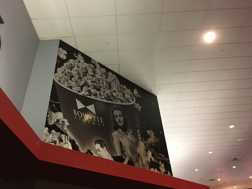 Movie Theater «Bow Tie Cinemas Marquis 16 & BTX Theater», reviews and photos, 100 Quarry Rd, Trumbull, CT 06611, USA