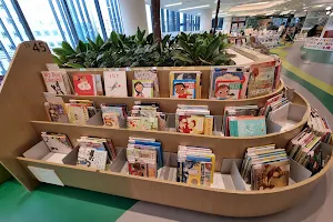 Tampines Regional Library image