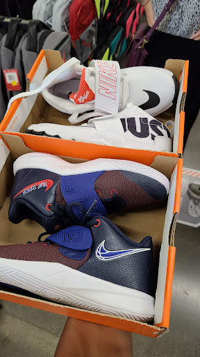 Sporting Goods Store «Nike Clearance Store», reviews and photos, 1275 Marina Blvd, San Leandro, CA 94577, USA