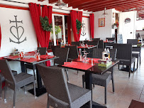 Atmosphère du Restaurant Le Resto du Paty / Les Maisons du Paty (Gîtes) à Arles - n°4
