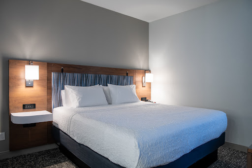 Hampton Inn & Suites Los AngelesSherman Oaks image