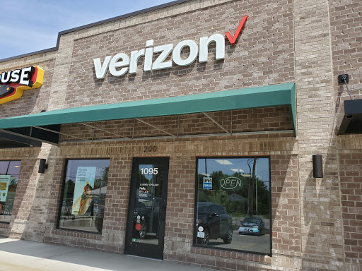 Cell Phone Store «Russell Cellular, Verizon Authorized Retailer», reviews and photos, 1095 Beltline Rd Unit 200, Collinsville, IL 62234, USA