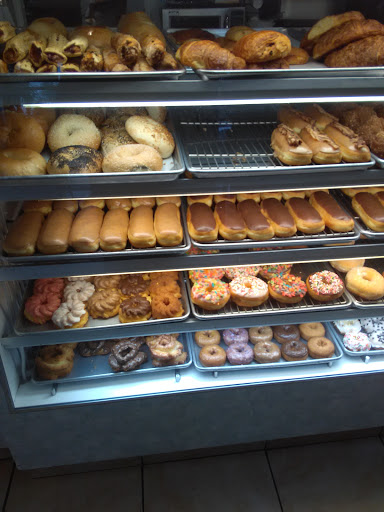 Donut Shop «Donuts Plus», reviews and photos, 1790 Erringer Rd, Simi Valley, CA 93065, USA