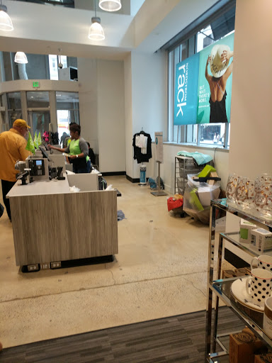 Department Store «Nordstrom Rack 12th Street», reviews and photos, 555 12th St NW c120, Washington, DC 20004, USA