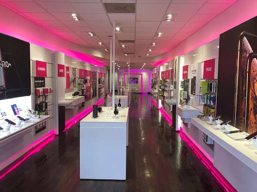 Cell Phone Store «T-Mobile», reviews and photos, 10710 Research Blvd #114, Austin, TX 78759, USA