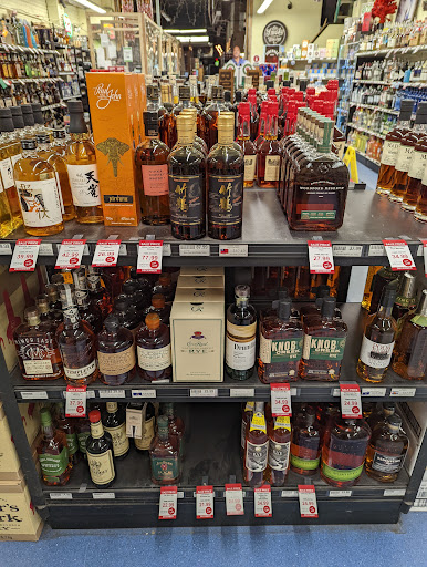 Liquor Store «Beverage Warehouse», reviews and photos, 1 East St, Winooski, VT 05404, USA