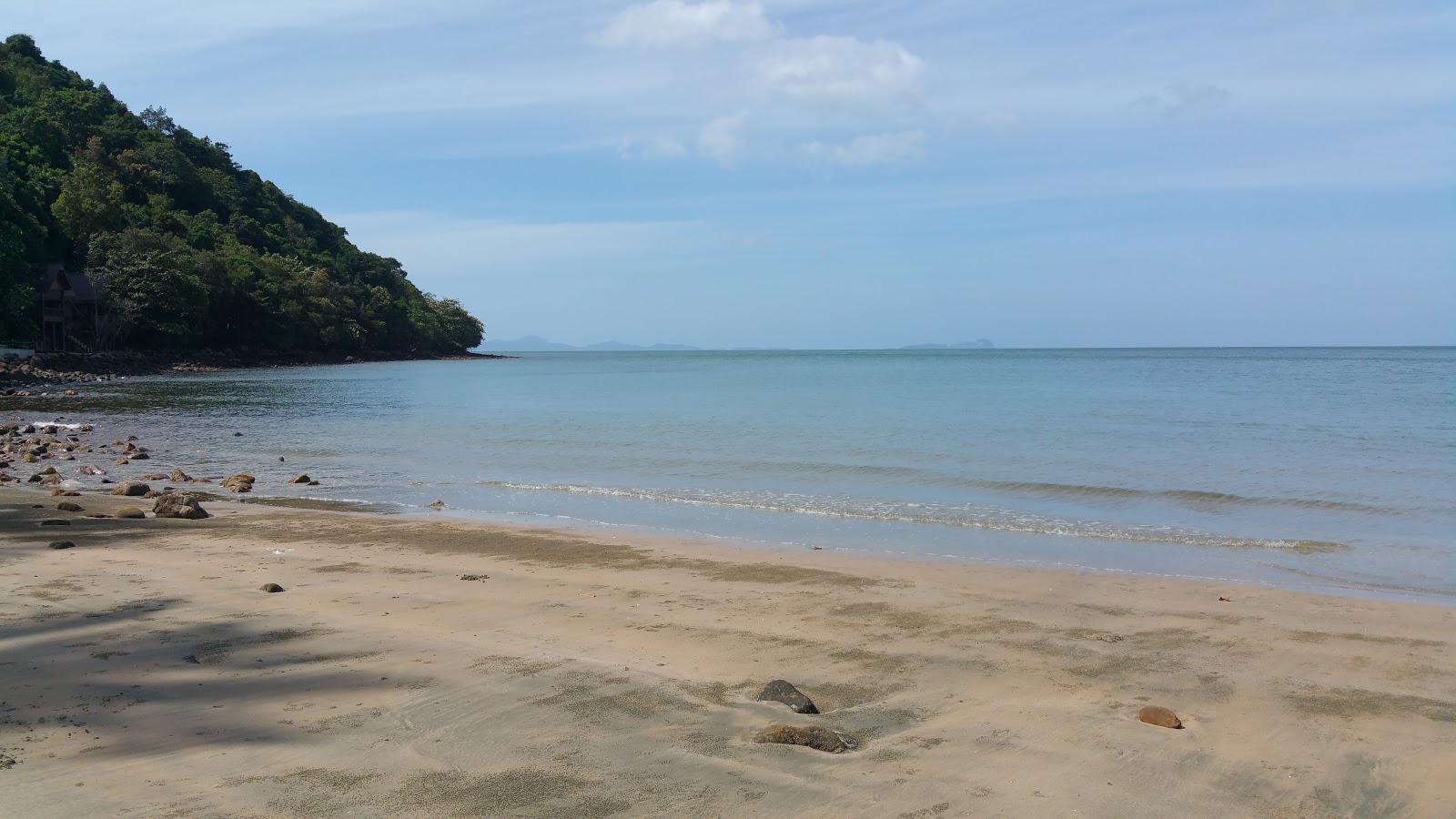 Foto di Coconut Beach con parzialmente pulito livello di pulizia
