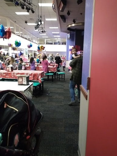 Shopping Mall «Evergreen Shopping Center», reviews and photos, 5015 Tacoma Mall Blvd, Tacoma, WA 98409, USA