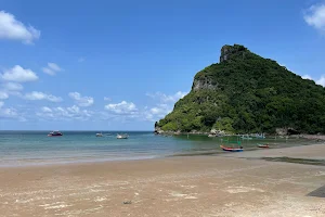 Tham Thong-Bang Boet Beach image