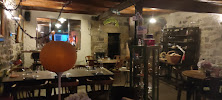 Atmosphère du Restaurant français Restaurant La Mangeoire à Millau - n°9
