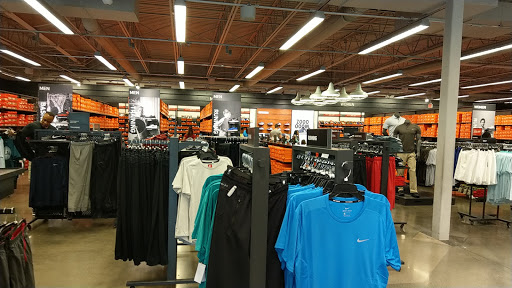 Shopping Mall «St. Louis Premium Outlets», reviews and photos, 18521 Outlet Blvd, Chesterfield, MO 63005, USA