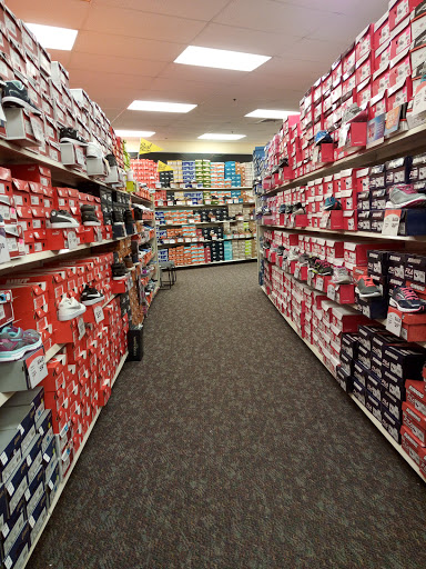Shoe Store «Shoe Carnival», reviews and photos, 3035 N Rock Rd, Wichita, KS 67226, USA