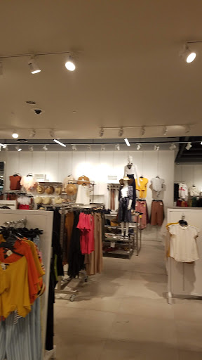 Clothing Store «F21 RED», reviews and photos, 2615 Medical Center Pkwy #2300, Murfreesboro, TN 37129, USA