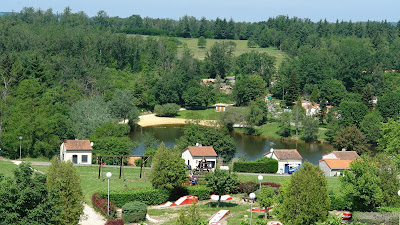 Village Le Chat à Écuras