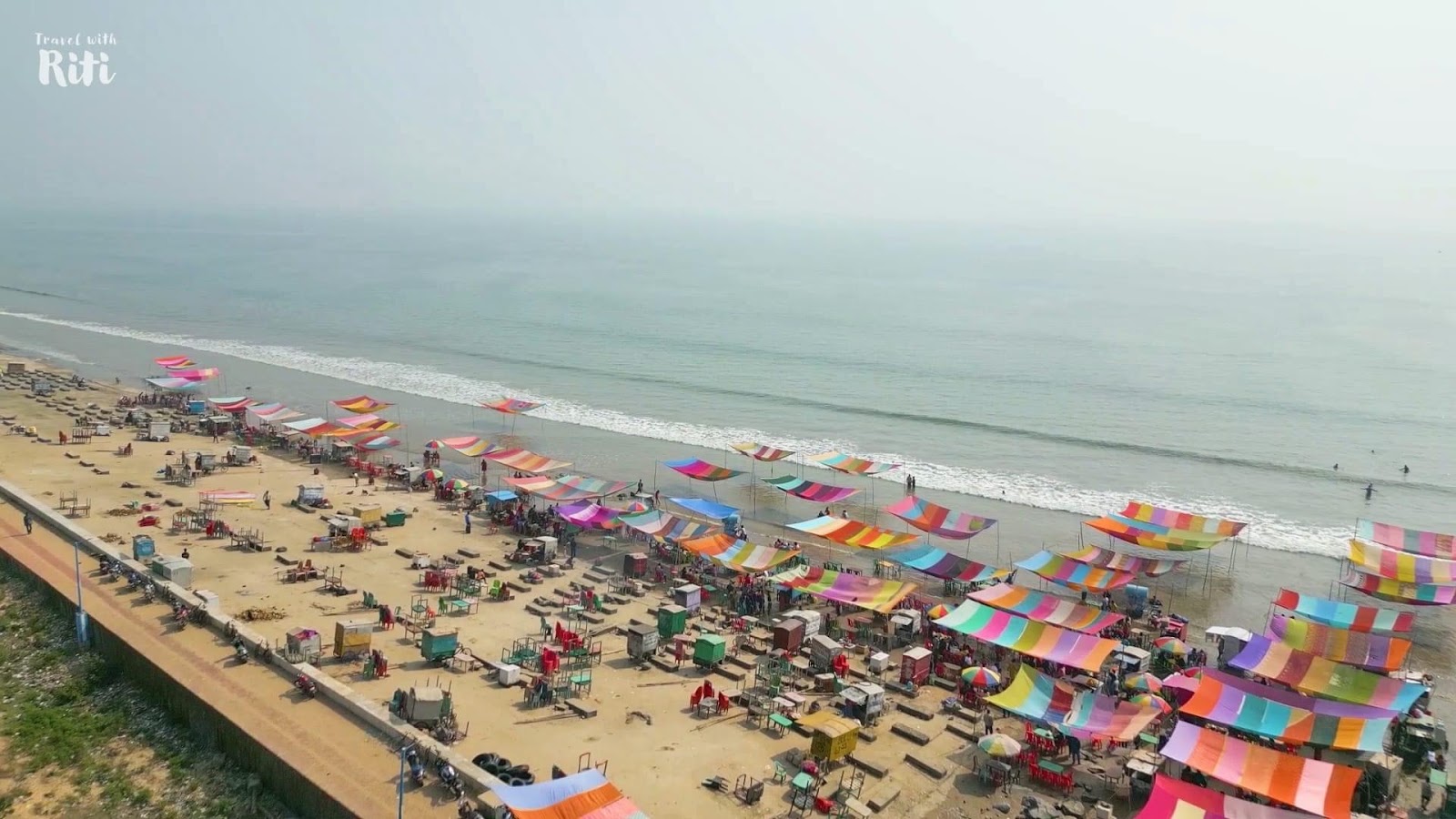 Udaypur Sea Beach New的照片 带有碧绿色水表面