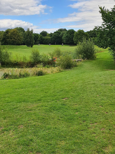 Reviews of American Golf - Hendon in London - Golf club