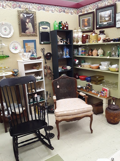 Antique Store «National Road Antique Mall», reviews and photos, 39 W Main St, Cambridge City, IN 47327, USA