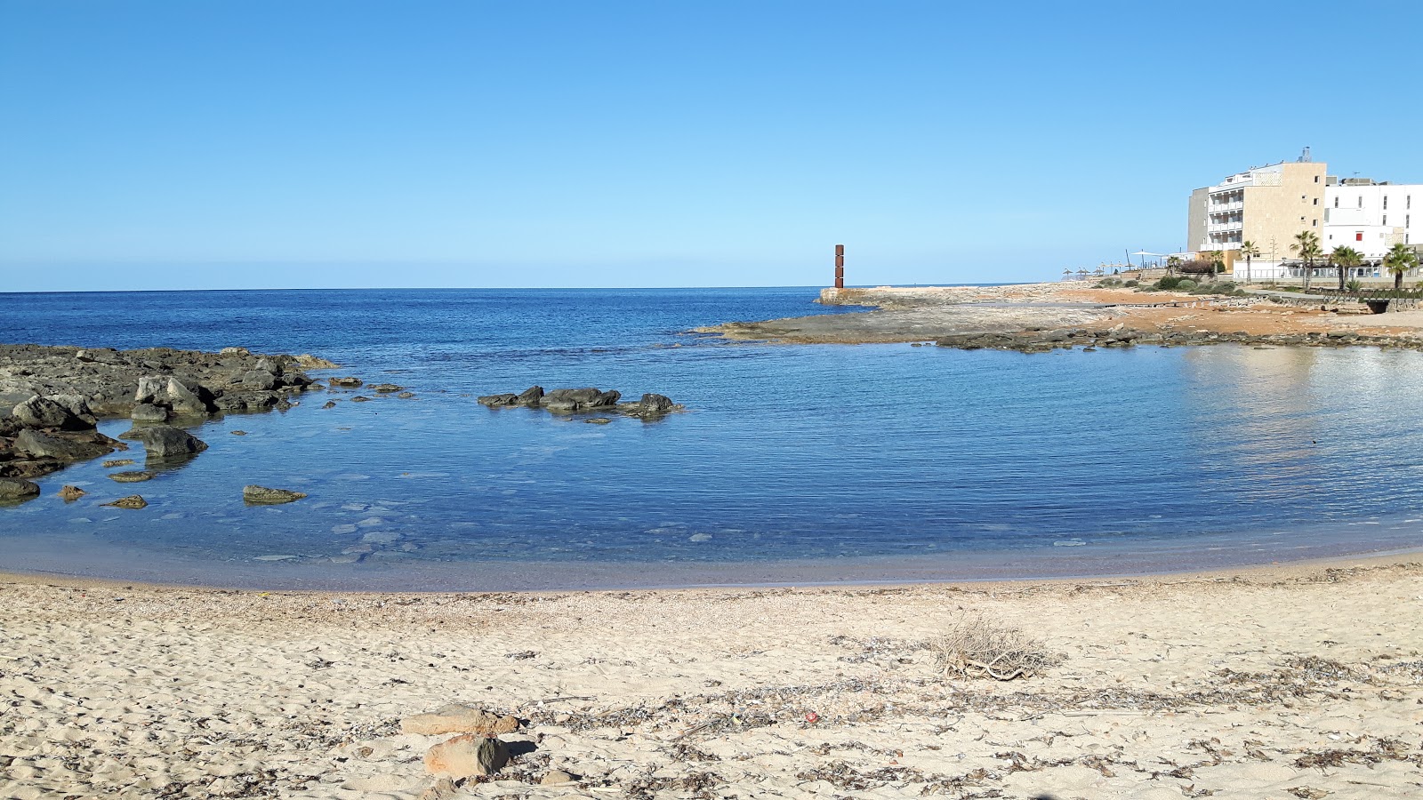 Foto av Playa Sa Bassa des Cabots med hög nivå av renlighet