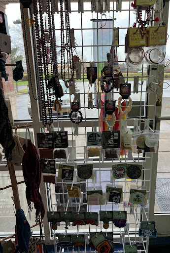 Health Food Store «Rainbow Blossom Wellness Center», reviews and photos, 3608 Springhurst Blvd, Louisville, KY 40241, USA