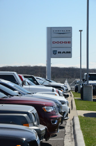 Car Dealer «Elgin Chrysler Dodge Jeep Ram», reviews and photos, 1010 E Chicago St, Elgin, IL 60120, USA