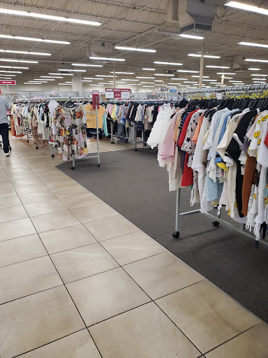Clothing Store «Burlington Coat Factory», reviews and photos, 6900 Chestnut St, Gilroy, CA 95020, USA