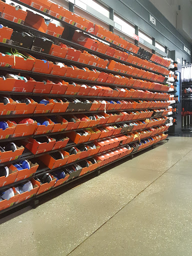 Clothing Store «Nike Factory Store», reviews and photos, 4401 N Interstate Hwy 35 #399, Round Rock, TX 78664, USA