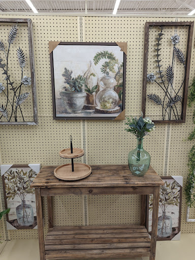 Craft Store «Hobby Lobby», reviews and photos, 1660 S Robert St, West St Paul, MN 55118, USA