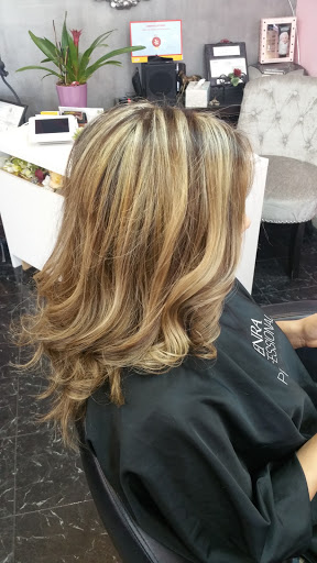 Beauty Salon «Tease Me Hair Salon», reviews and photos, 7028 Foothill Blvd, Tujunga, CA 91042, USA